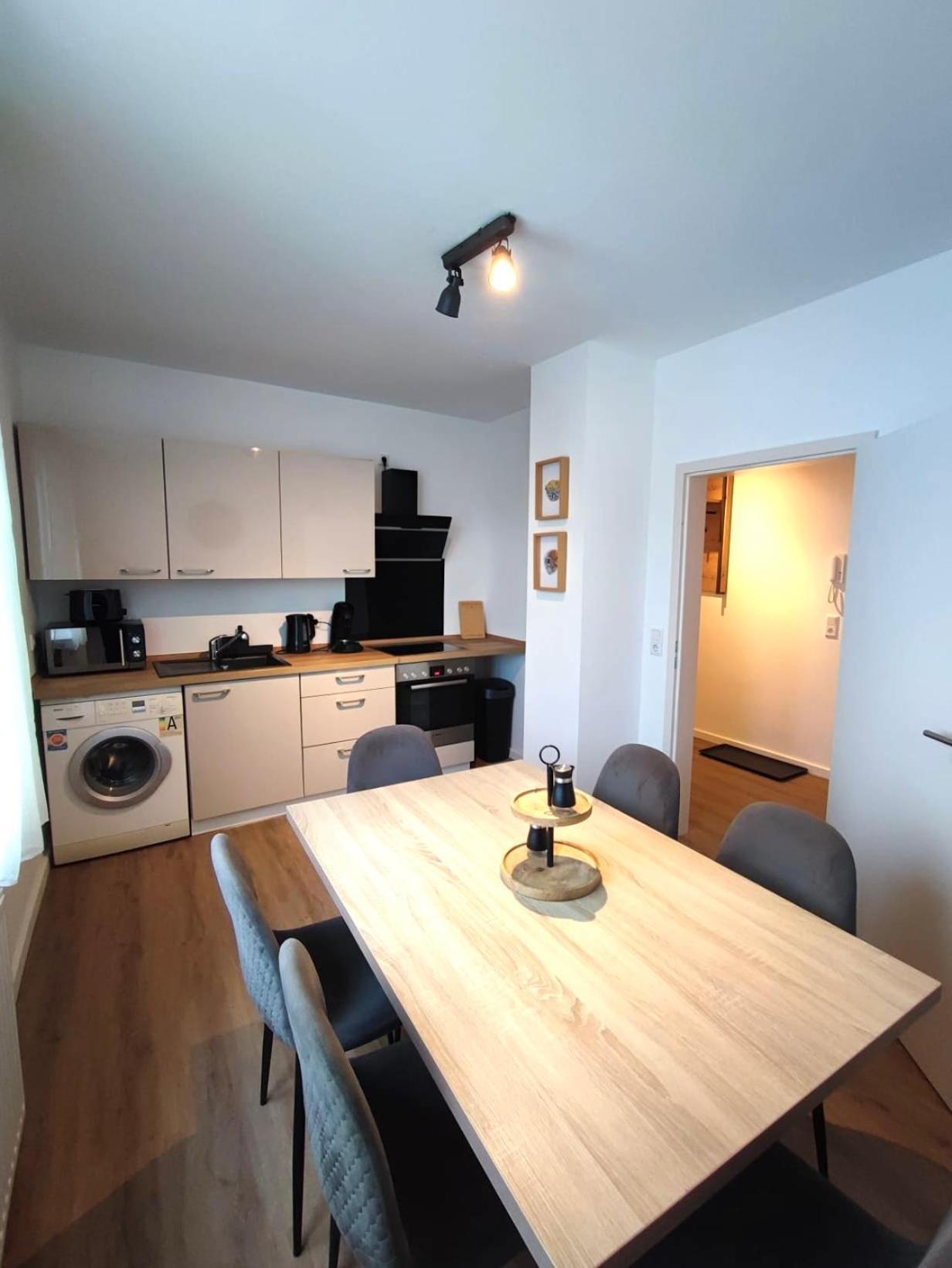 Rtr Essen - Fuer Bis Zu 8 Personen - Voll Ausgestattet - Zentral Limbecker Platz - Messe - Uniklinikum - Smart Tv - Modern Lägenhet Exteriör bild
